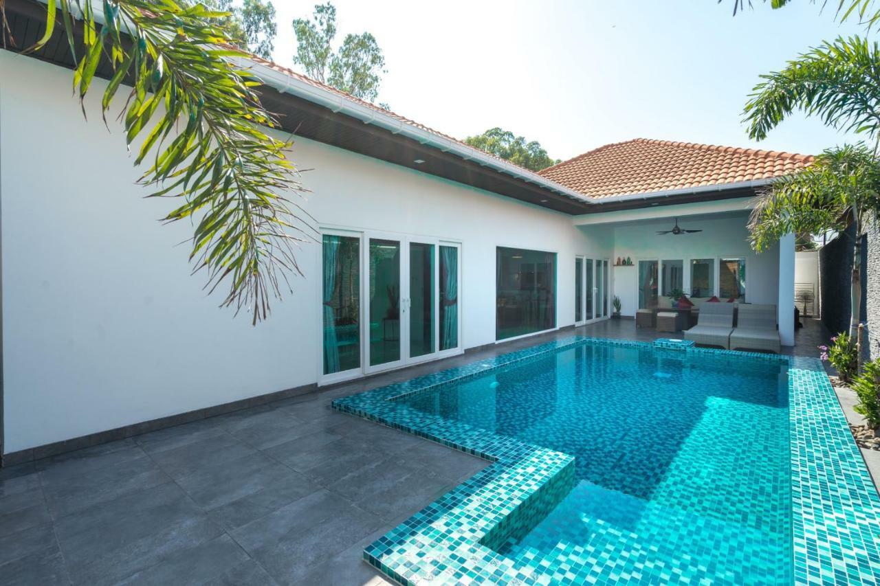 Majestic By Korawan Villa Pattaya Bagian luar foto